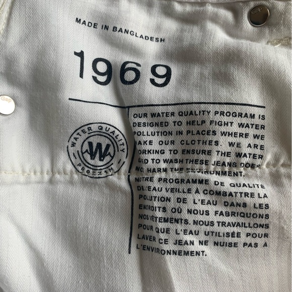 White Gap Jeans - Picture 3 of 5